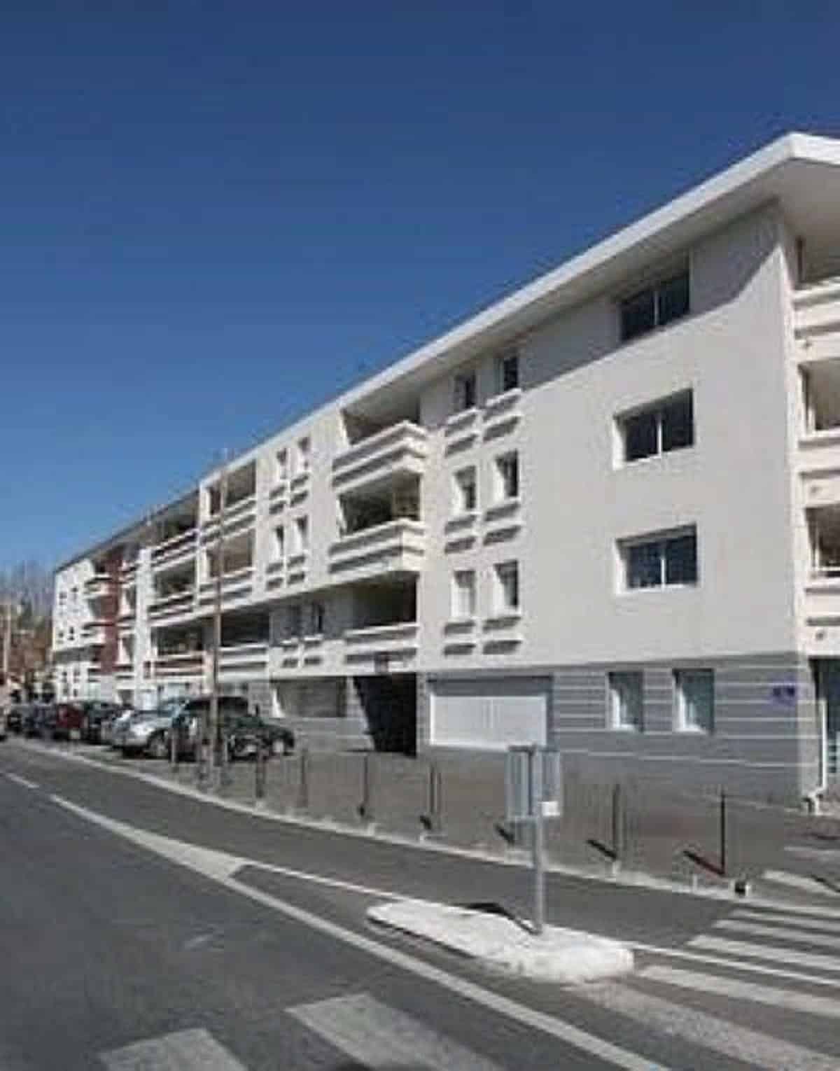 TYPE 2 WITH PARKING NEAR BONNEVEINE LA VIEILLE CHAPELLE
