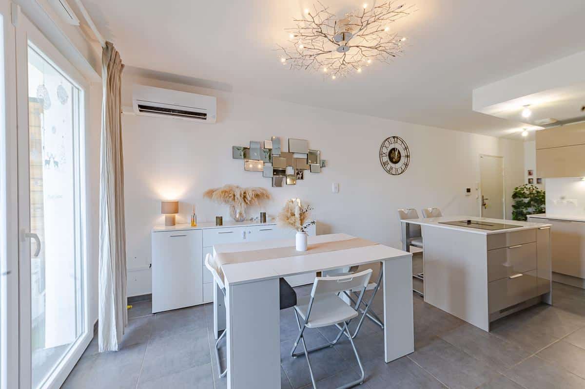 TYPE 3 AVEC DEUX TERRASSE – MEUBLE ET EQUIPEE – AV. St MENE