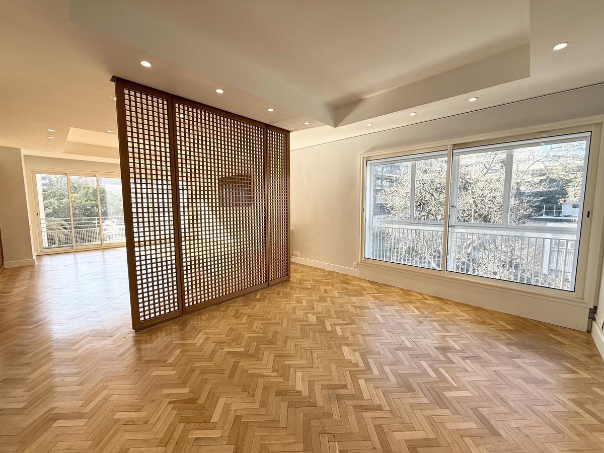 Type 4/5 de 170 m2 Carré d’Or / balcon / garage