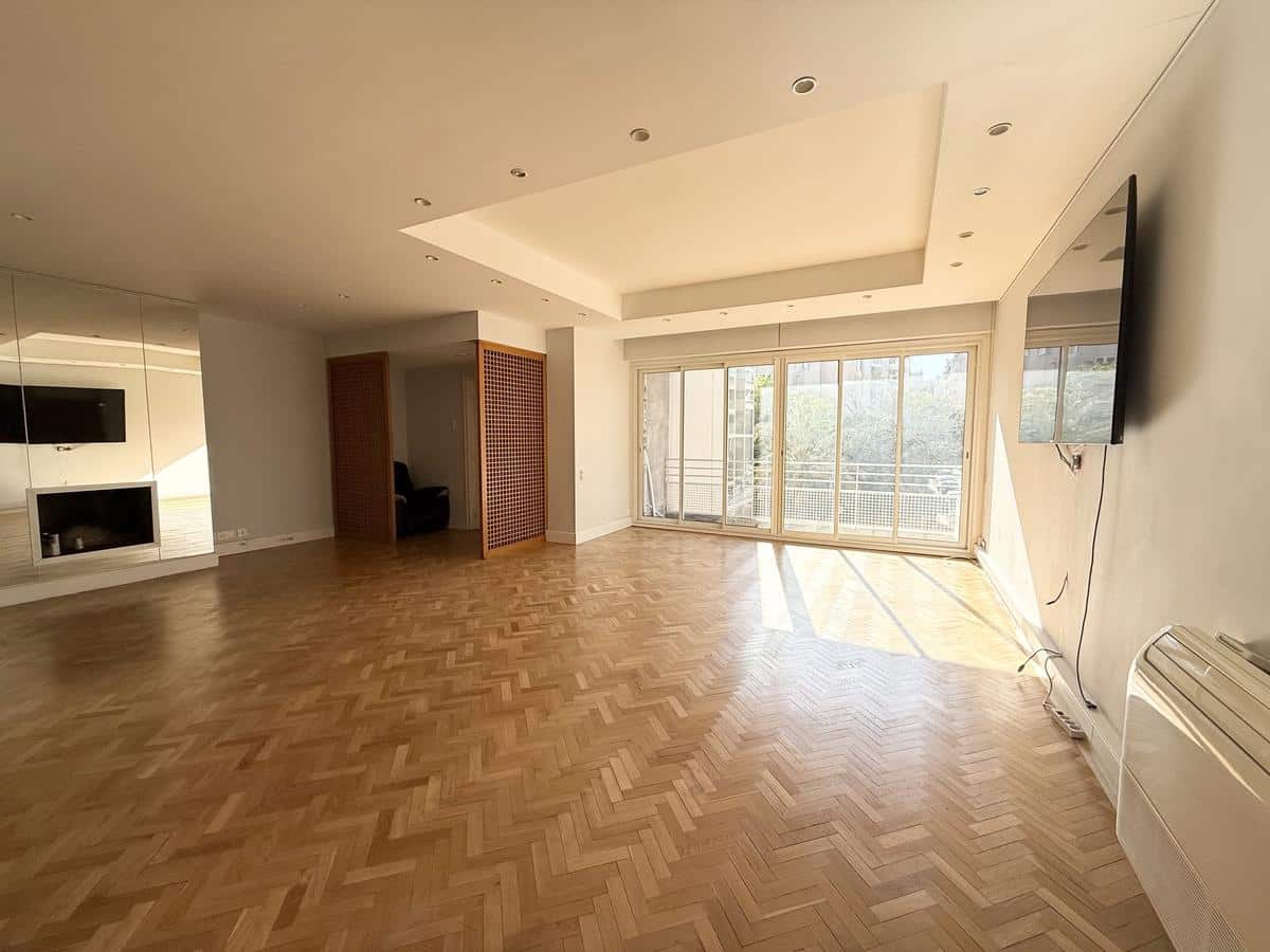 Type 4/5 of 170 m2 Carré d’Or / balcony / garage