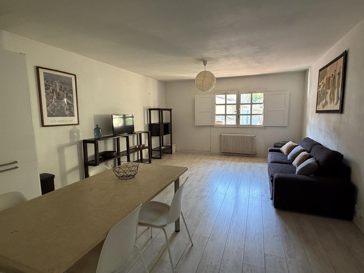 Location type 2 Meublé Rue Jacques De La Roque