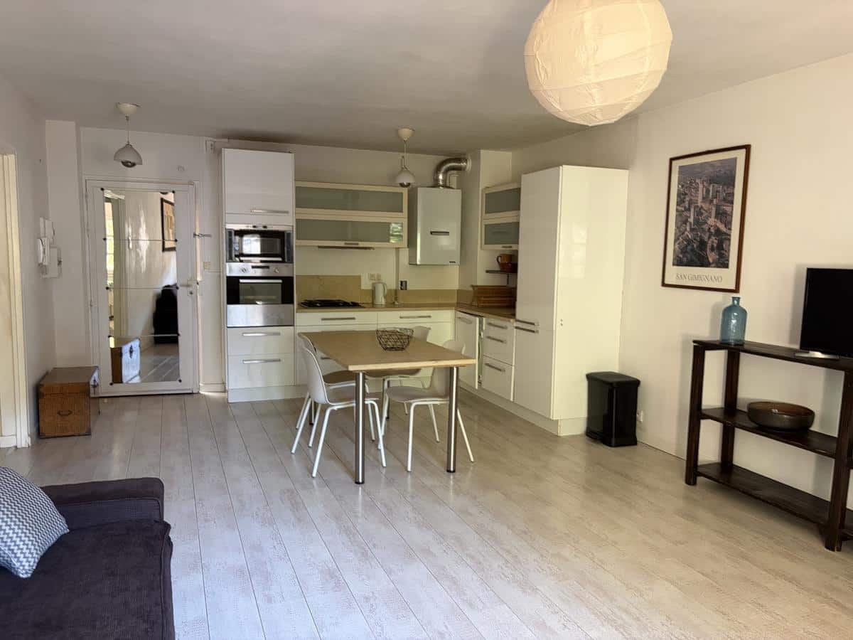Location type 2 Meublé Rue Jacques De La Roque