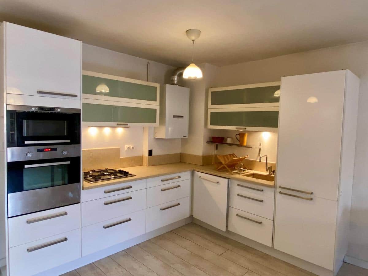 Furnished 2-room apartment on Rue Jacques De La Roque