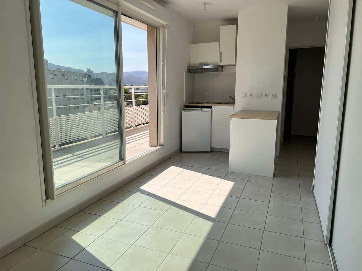 STUDIO AVEC TERRASSE – RUE FORTIN 13005 MARSEILLE