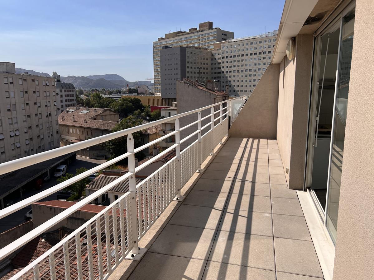 STUDIO WITH TERRACE – RUE FORTIN 13005 MARSEILLE