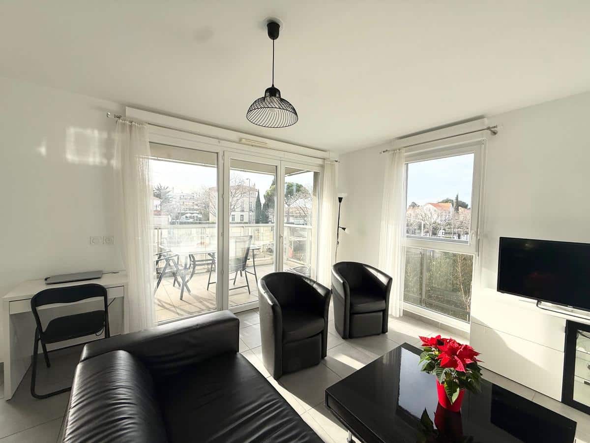 Type 3 de 63,50 m2 + terrasse de 12 m2 Marseile 9ème