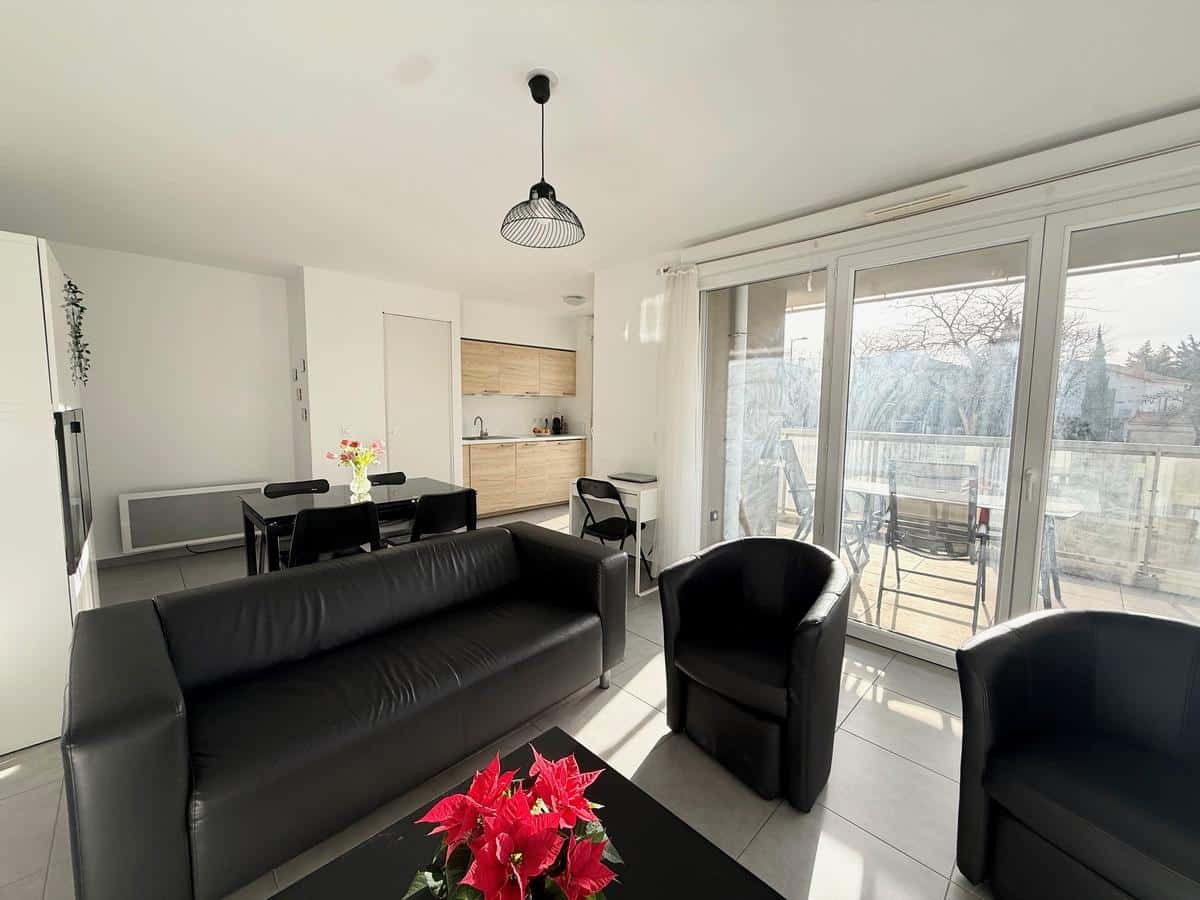 Type 3 de 63,50 m2 + terrasse de 12 m2 Marseile 9ème