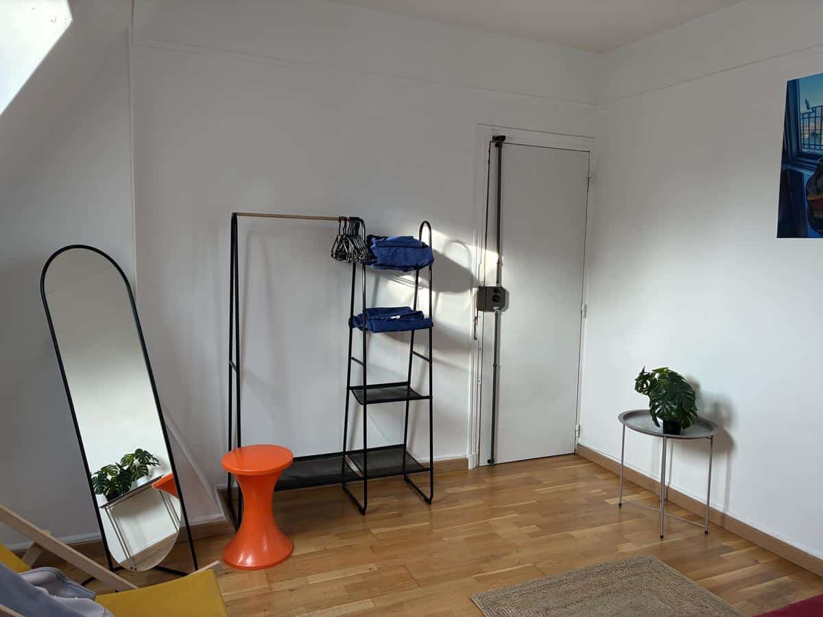 10ème RUE GUY PATIN : UN STUDIO EN DERNIER ETAGE AVEC ASCENS