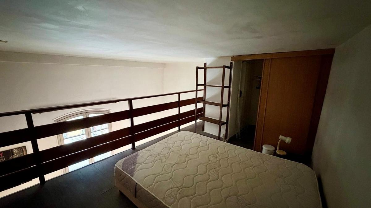 AIX – Large furnished studio with mezzanine Sextius