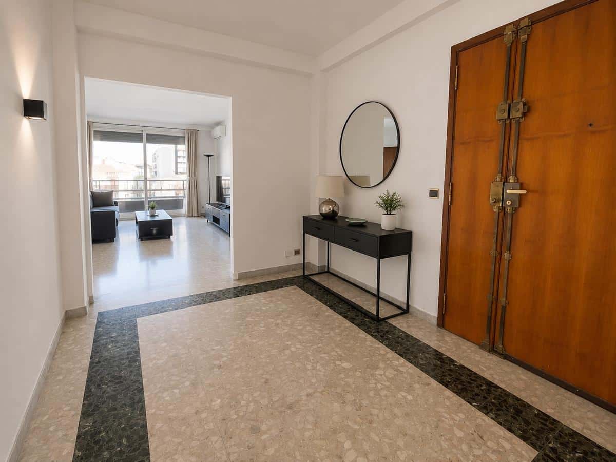Type 3/4 de 106m2 avec terrasse et balcon Marseille 13008
