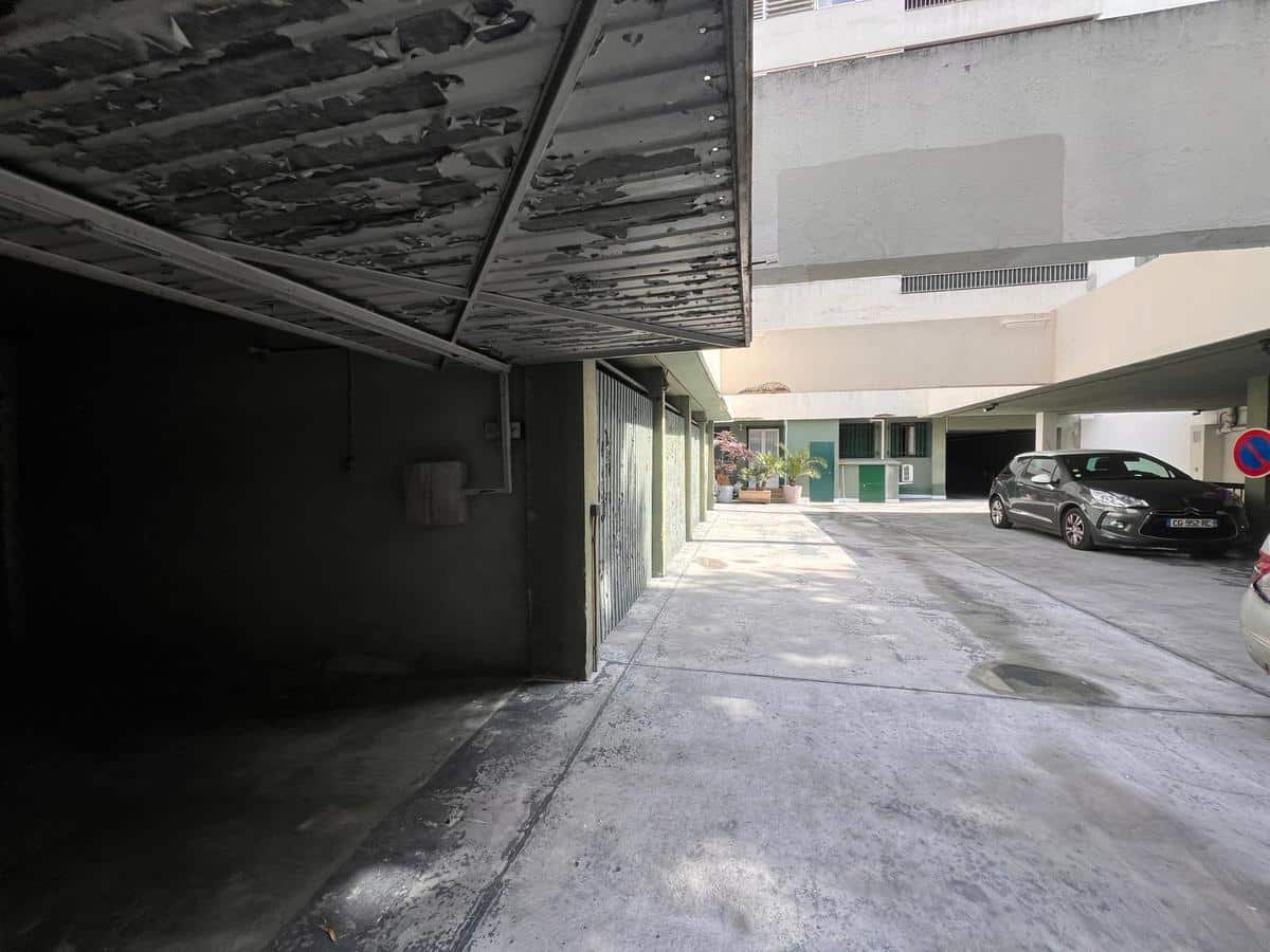 Box fermé  2e PRADO – Marseille 8e
