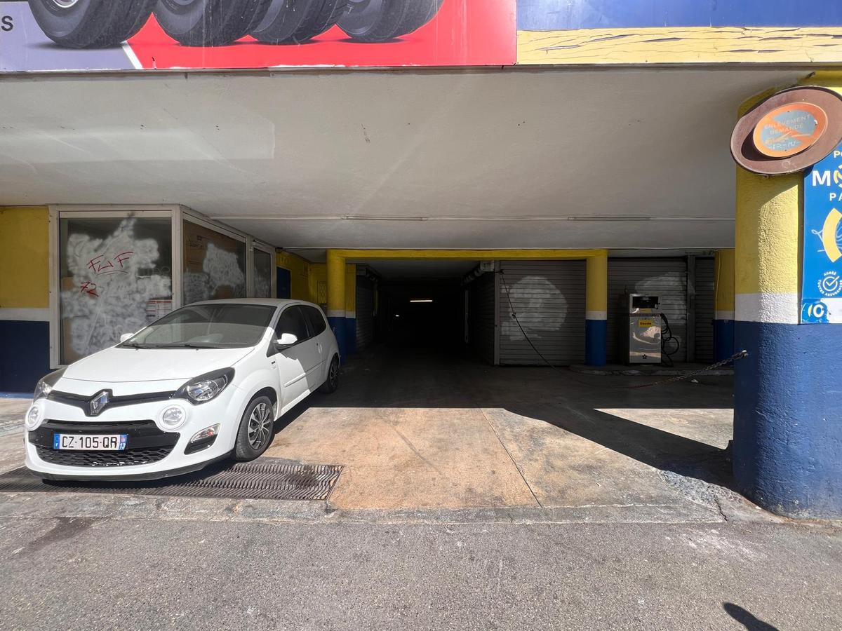 Parking/box