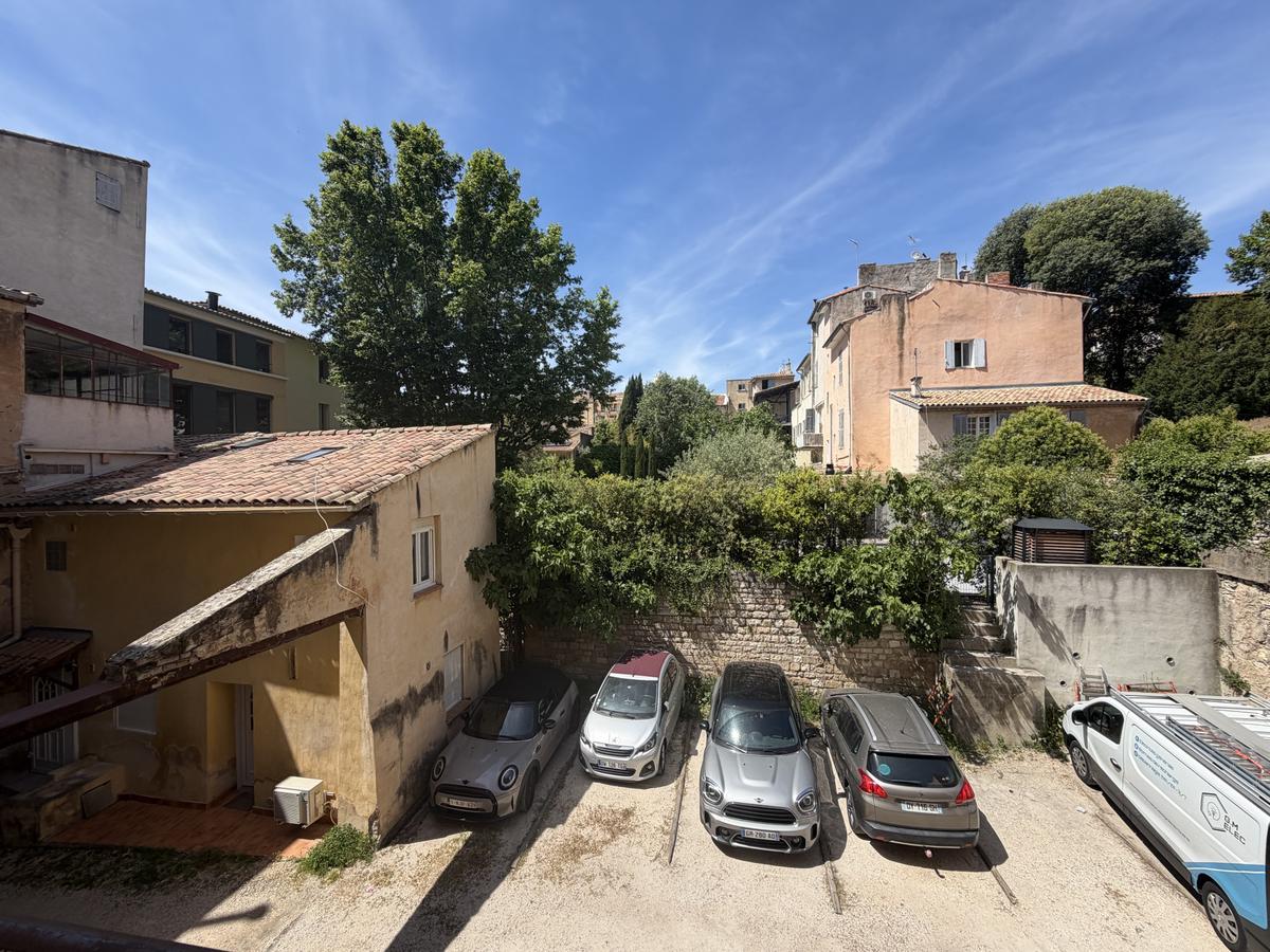 AIX CENTRE VILLE : RUE MERINDOL- FORMUM DES CARDEURS : STUDI