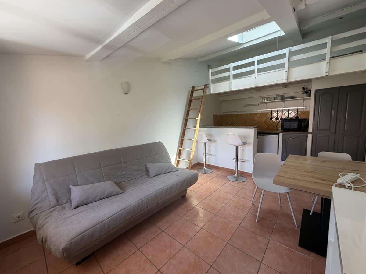 AIX CITY CENTRE: RUE MERINDOL- FORMUM DES CARDEURS: STUDY