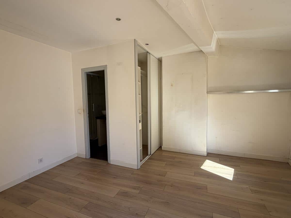 AIX CENTRE VILLE / MAIRIE : RUE FELIBRE GAUT 2 PIÈCES A REFA