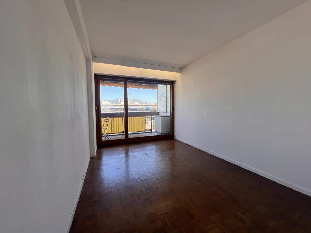 T3 Av. Delphes, 13006 Marseille Résidence Méditerrannée
