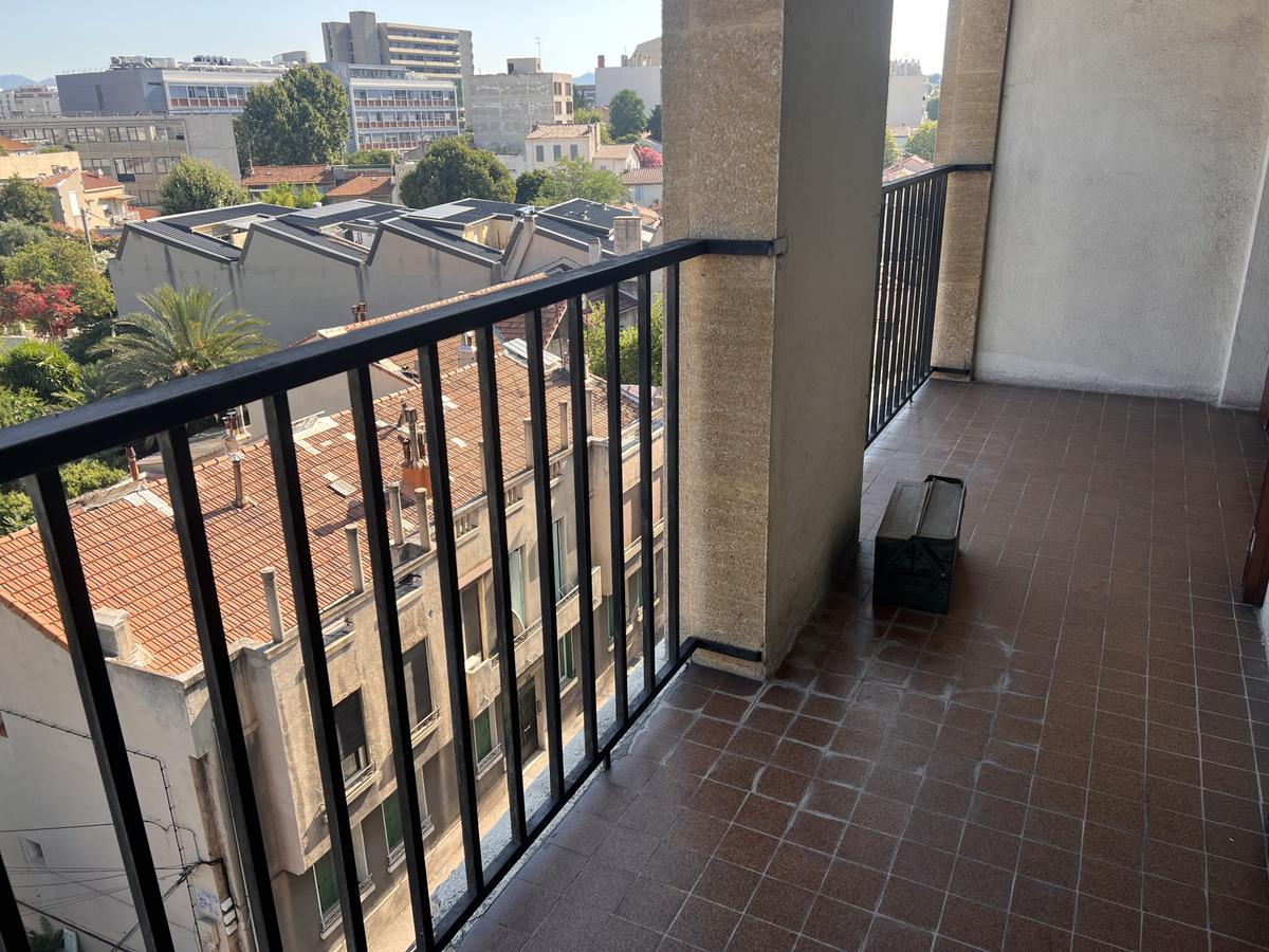 Apartment T3 69.77 m2 Carrez + balcony and loggia 6th floor