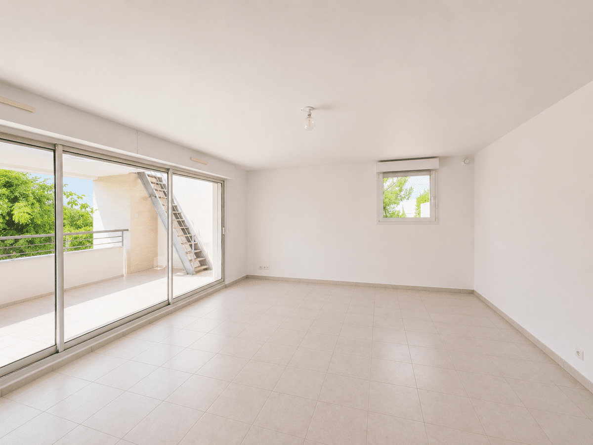 Type 5 of 98.34 m2 of living space with terraces of 50 m2 Marsei