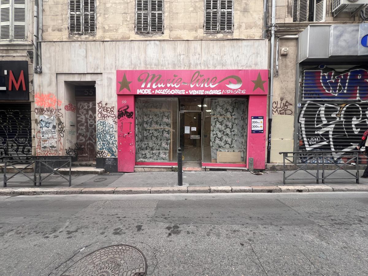 3 LOTS FOR SALE — Commercial premises + 2 apartments — 55 rue