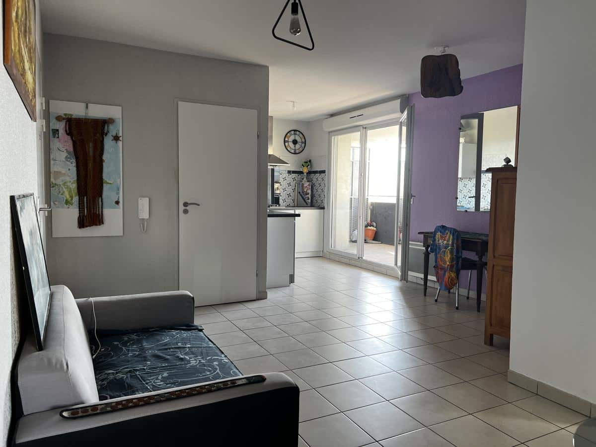 Large T2 with Balcony – Top Floor – New Residence – View
