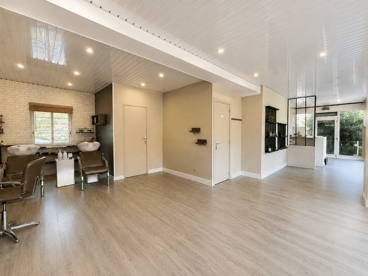 Local of 55 m2 Aubagne
