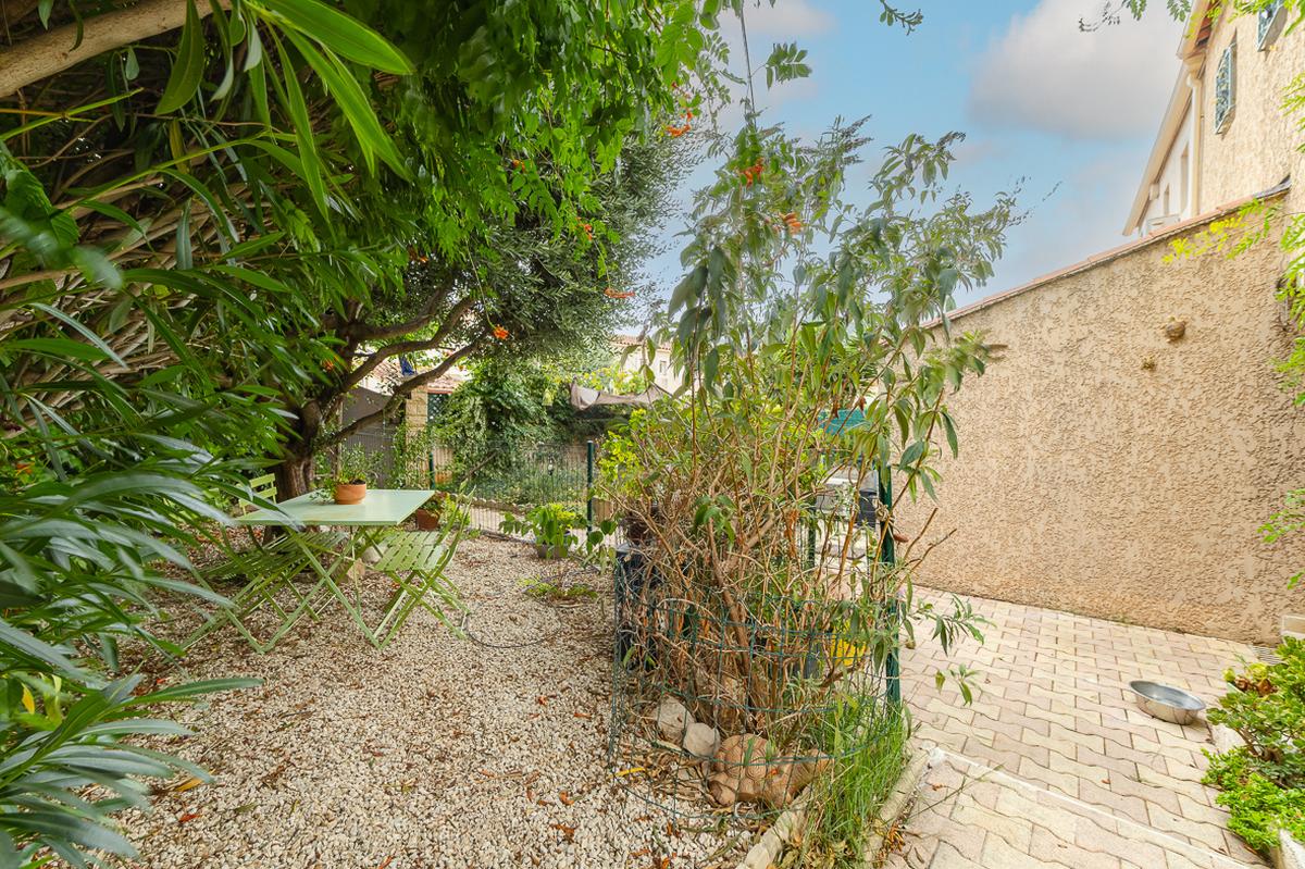 T4 HOUSE WITH LARGE GARDEN – BUTTON D’OR – CHEMIN DES PRUD’