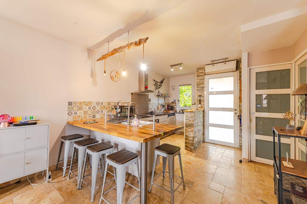T4 HOUSE WITH LARGE GARDEN – BUTTON D’OR – CHEMIN DES PRUD’