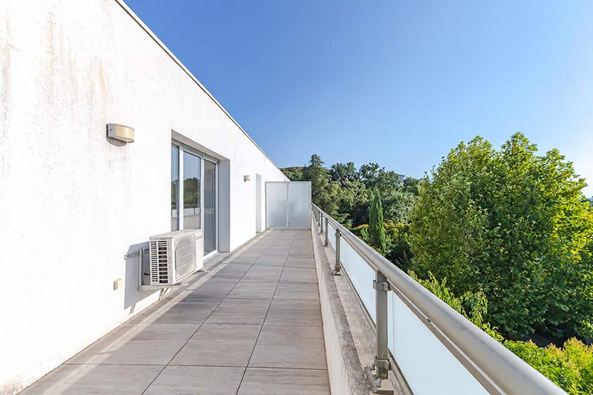Exclusivité   Appartement T4 lumineux, dernier étage, terras