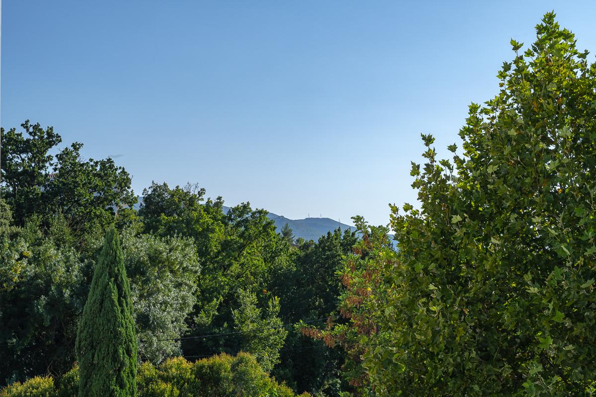 Exclusive Bright T4 apartment, top floor, terrace
