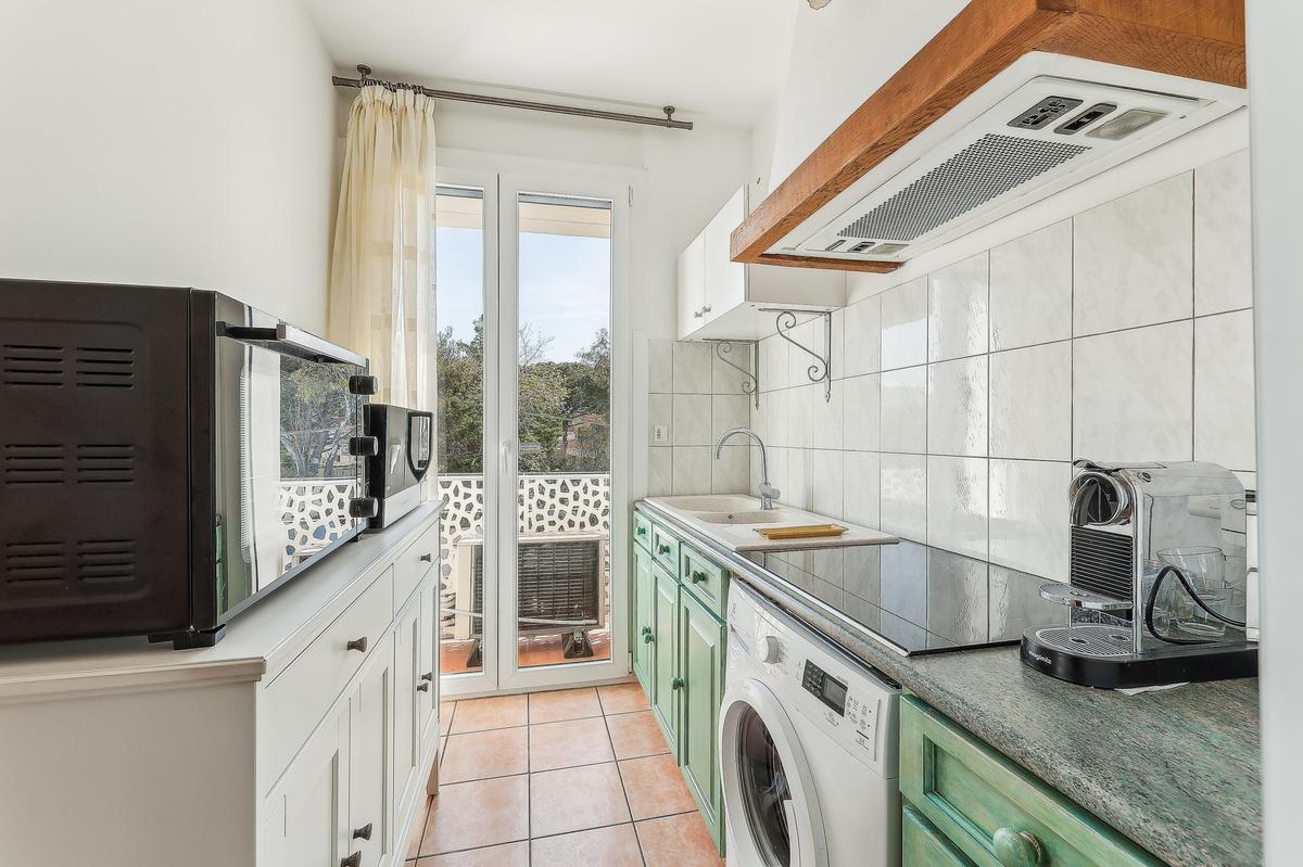 Type 2 de 37 m2 avec balcons marseille 8ème
