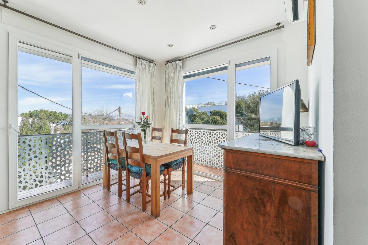 Type 2 de 37 m2 avec balcons marseille 8ème