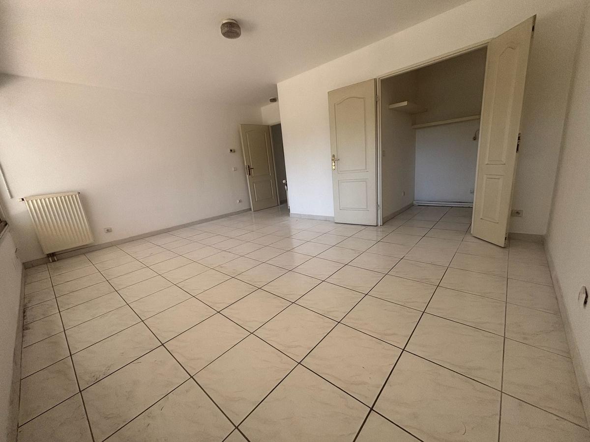 Local professionnel – 14 rue Negresko, Marseille 8e