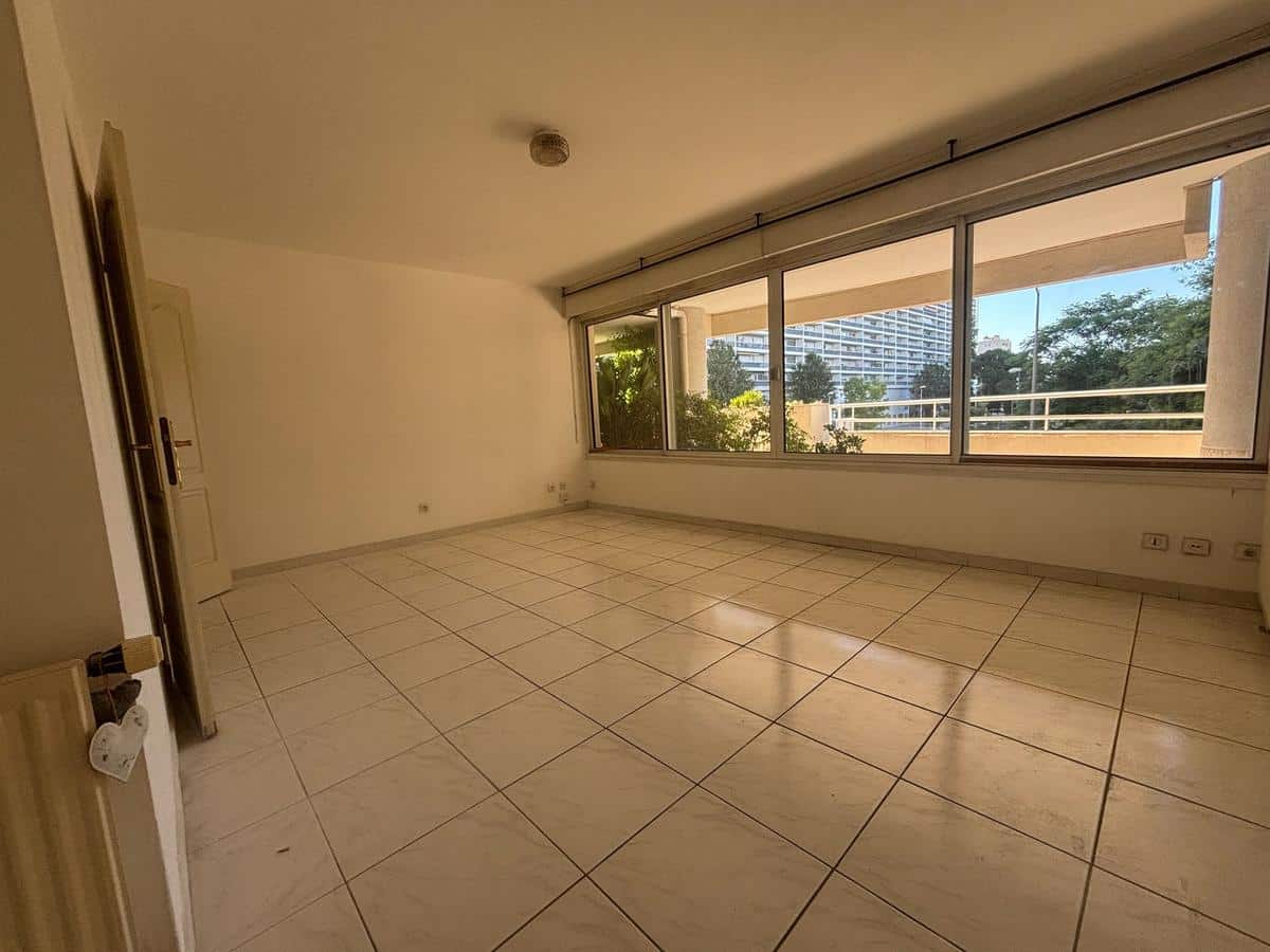 Professional premises – 14 rue Negresko, Marseille 8th
