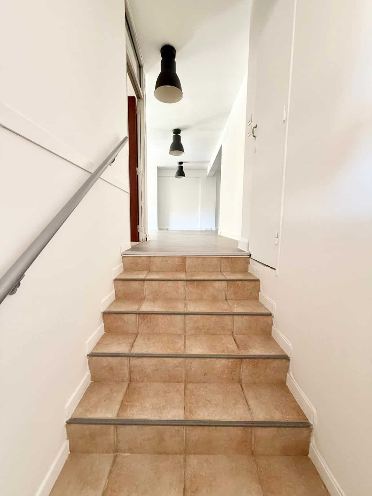 Commercial premises 63 m2 Marseille 8th
