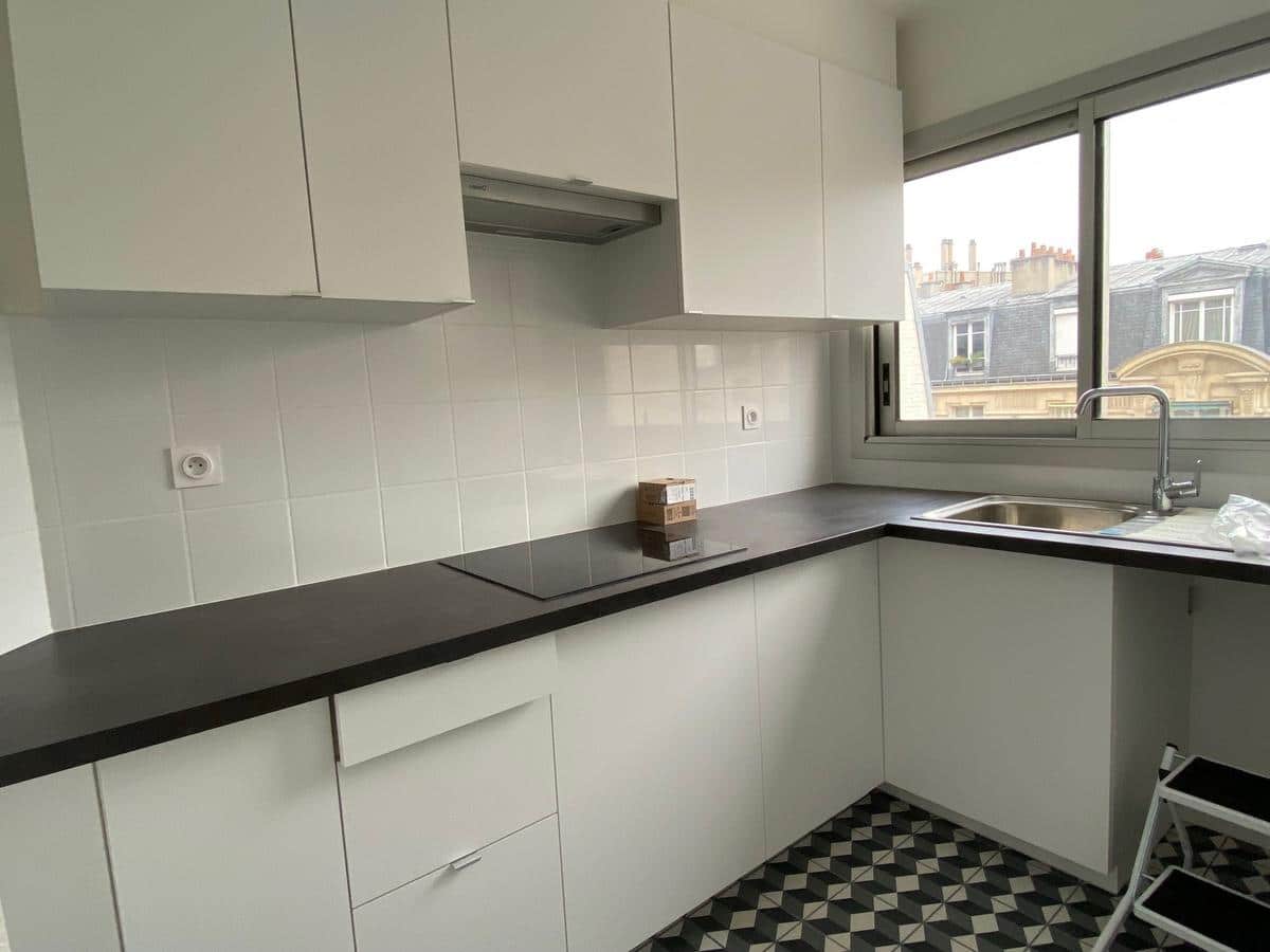 RUE DE MONTREUIL : APPARTEMENT UNE PIECE REFAIT ENTIEREMENT