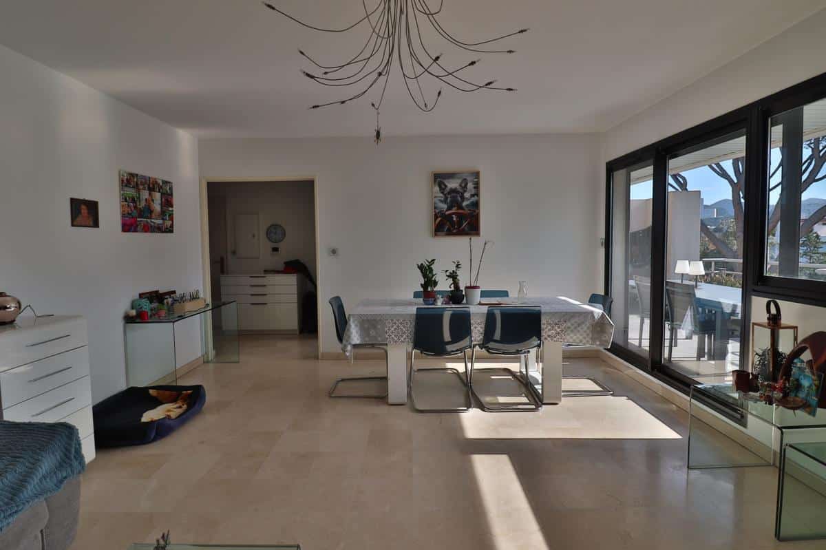 13008 – SAINT ANNE – T2 APARTMENT WITH LARGE TERRACES E