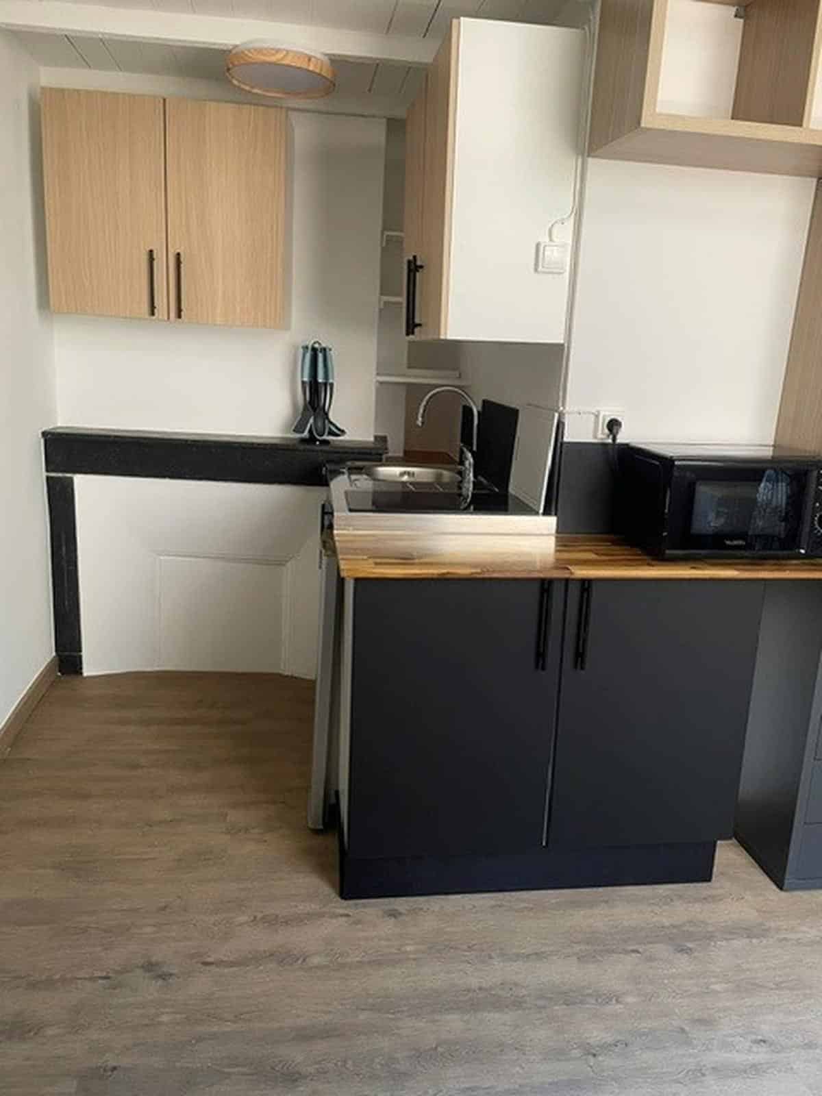RUE VAUVENARGUES / HYPER CENTRE : APPARTEMENT REFAIT NEUF ME