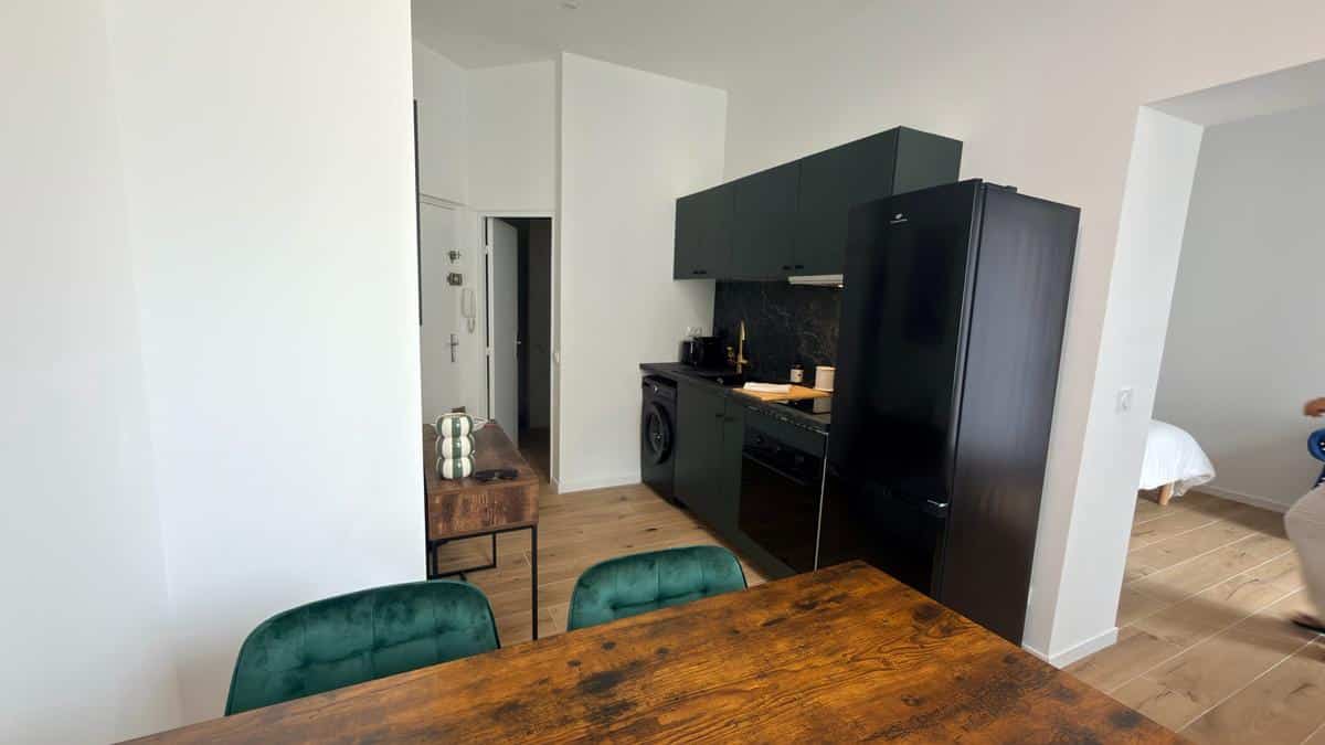 STUDIO MEUBLE – PROX VIEUX PORT – RUE SAINTE / RUE PARADI