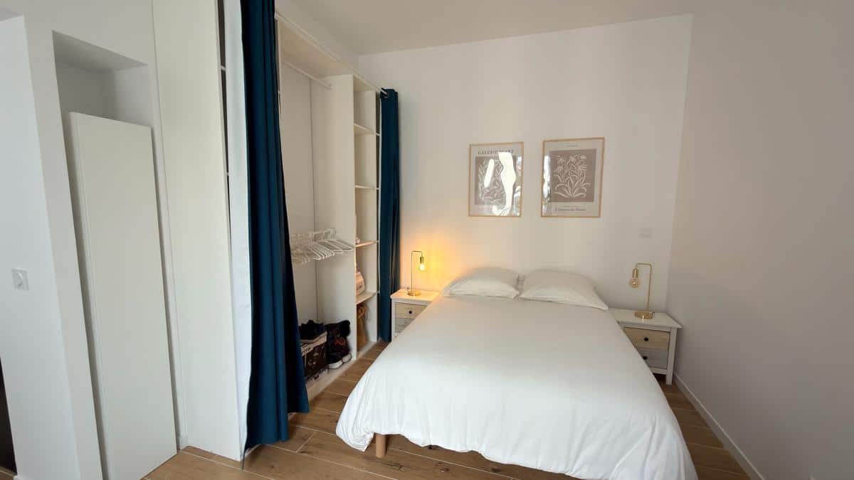 FURNISHED STUDIO – PROX VIEUX PORT – RUE SAINTE / RUE PARADI