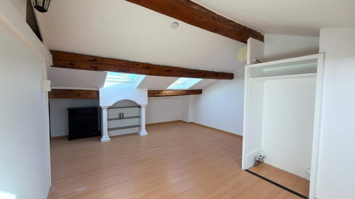 STUDIO – PLACE DU 4 SEPTEMBRE