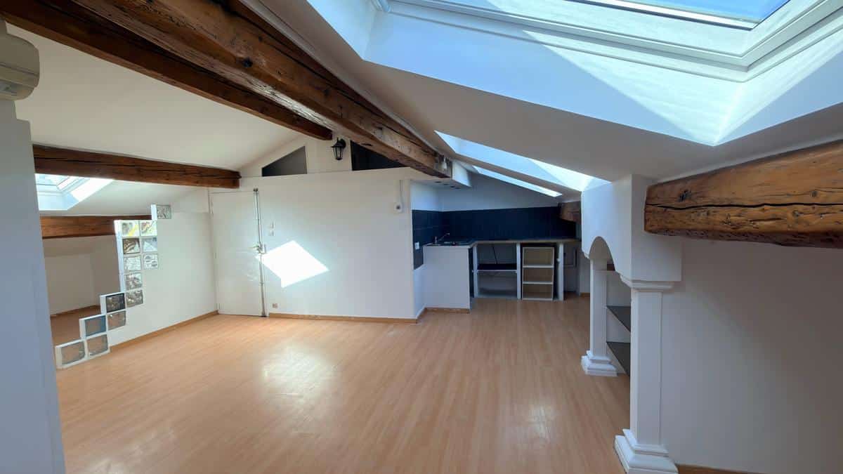 STUDIO – PLACE DU 4 SEPTEMBRE