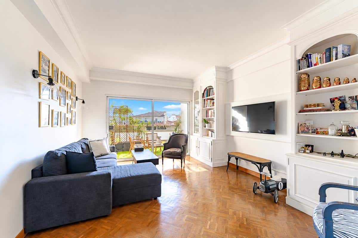 Type 3 de 91,40 m2 + terrasse + loggia + cave 13008 Marseill