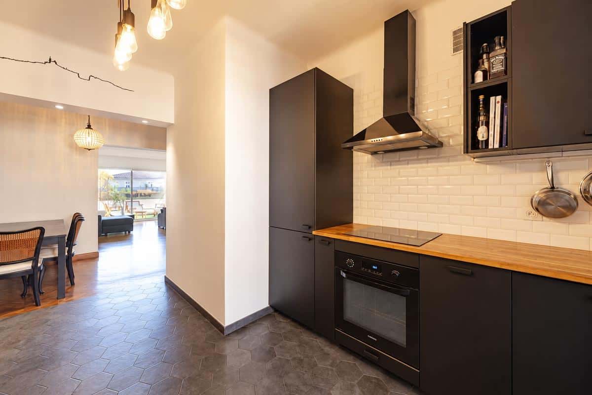 Type 3 de 91,40 m2 + terrasse + loggia + cave 13008 Marseill