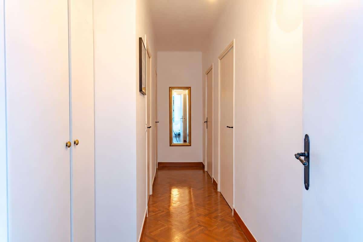 Type 3 de 91,40 m2 + terrasse + loggia + cave 13008 Marseill