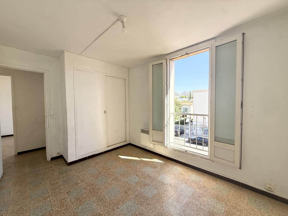 Type 3 of 55 m2 + loggia Marseille 9th.
