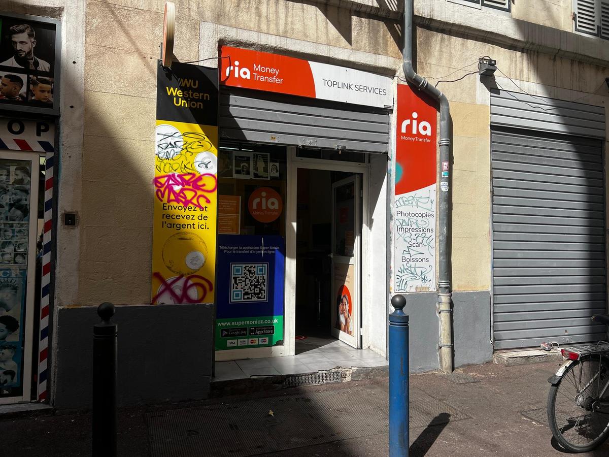 INVESTISSEMENT – Local en rez-de-chaussée loué, 19,34 m – 13