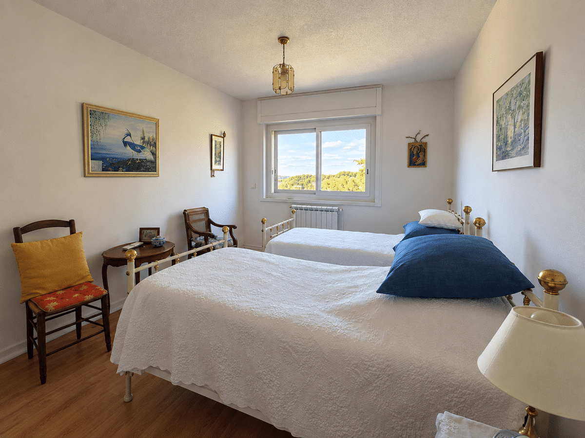 4-room apartment with terrace, garage, and cellar