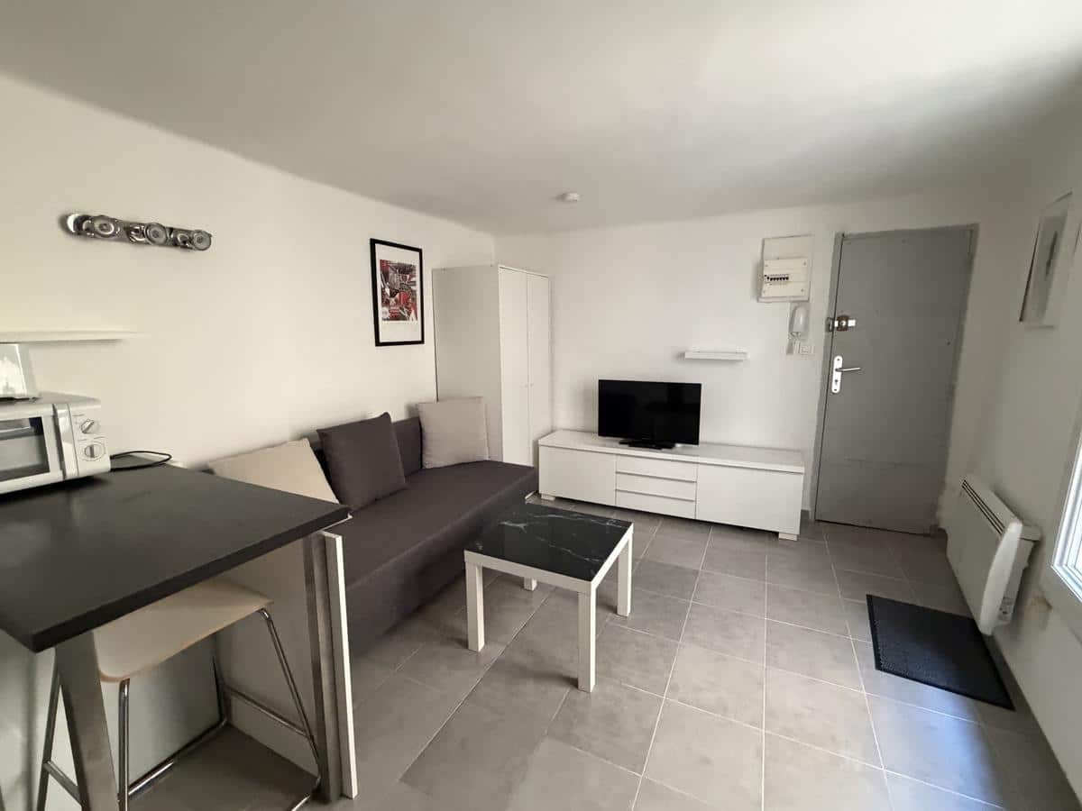 Studio meublé au calme rue de l’Ecole