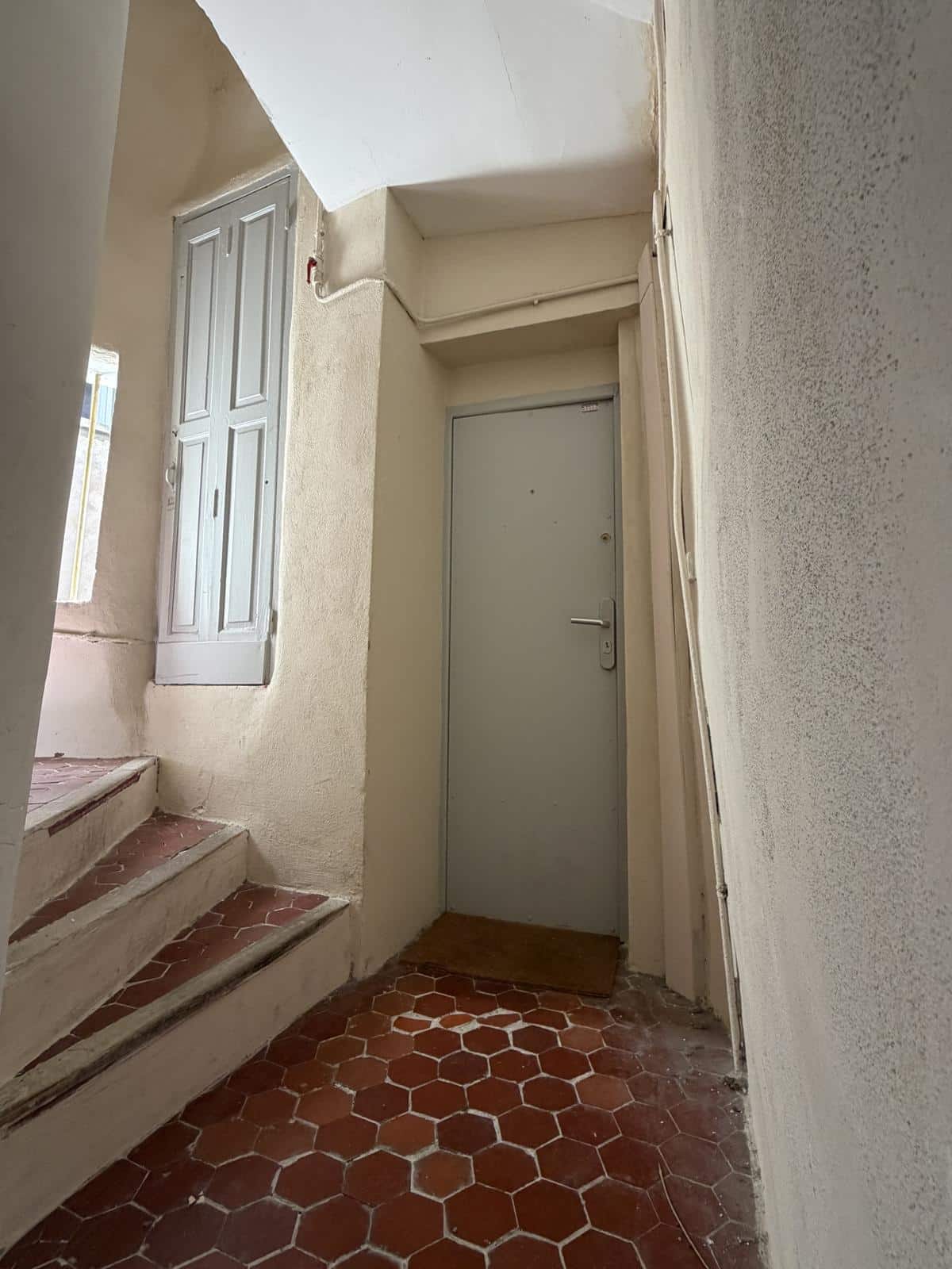 Studio meublé au calme rue de l’Ecole