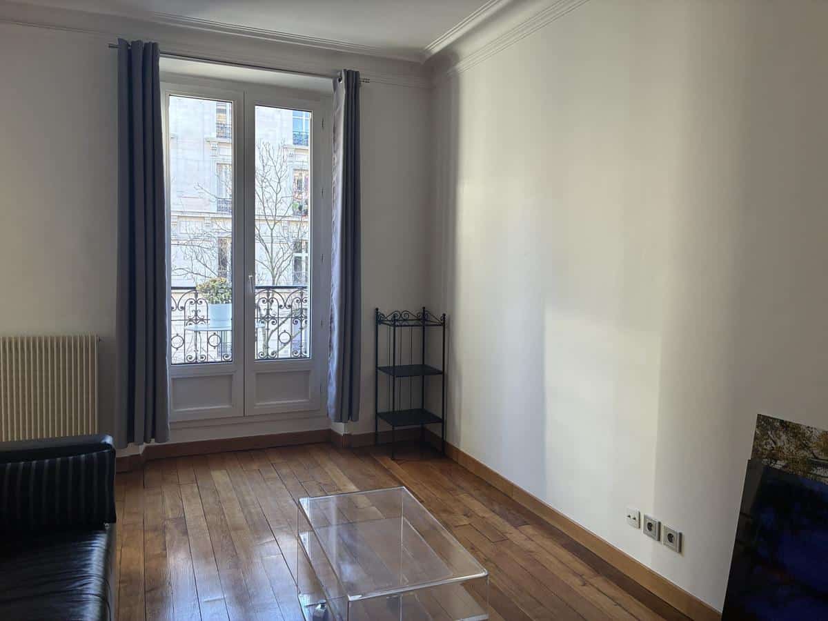 11ème PARMENTIER : DEUX PIÈCES MEUBLÉ A LOUER